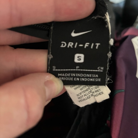 RARE NIKE REVERSIBLE JAPANESE GRAPHIC RUNNING BOMBER JACKET CJ4976-010 WOMEN S - Picture 13 of 14